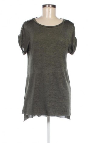 Damen Shirt Stradivarius, Größe M, Farbe Grün, Preis € 13,49