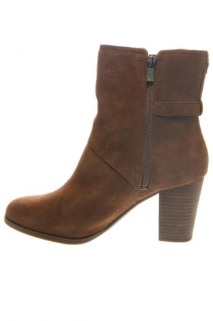 Botine de damă Koolaburra by UGG, Mărime 39, Culoare Maro, Preț 513,99 Lei