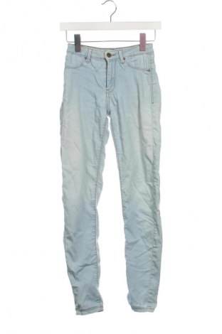 Damskie jeansy Bershka, Rozmiar XS, Kolor Niebieski, Cena 92,99 zł