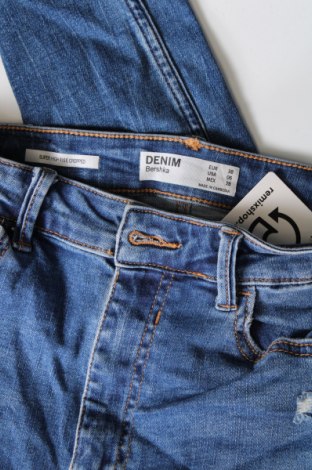 Damskie jeansy Bershka, Rozmiar M, Kolor Niebieski, Cena 92,99 zł