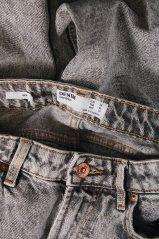 Damskie jeansy Bershka, Rozmiar XS, Kolor Szary, Cena 92,99 zł