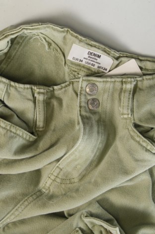 Blugi de femei Bershka, Mărime L, Culoare Verde, Preț 95,99 Lei