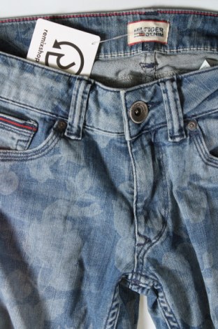 Дамски дънки Hilfiger Denim, Размер XS, Цвят Син, Цена 89,49 лв.