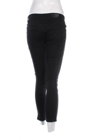 Damskie jeansy ONLY, Rozmiar XS, Kolor Czarny, Cena 108,99 zł