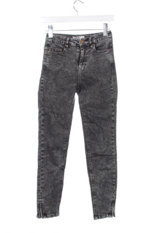 Damskie jeansy Pull&Bear, Rozmiar XXS, Kolor Szary, Cena 92,99 zł