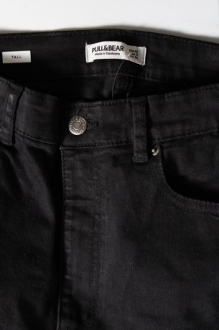 Damskie jeansy Pull&Bear, Rozmiar M, Kolor Czarny, Cena 66,67 zł