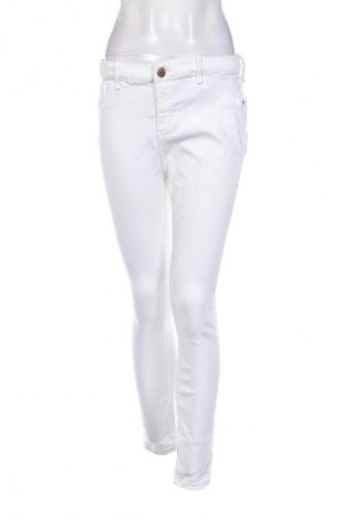 Damskie jeansy River Island, Rozmiar M, Kolor Biały, Cena 131,99 zł