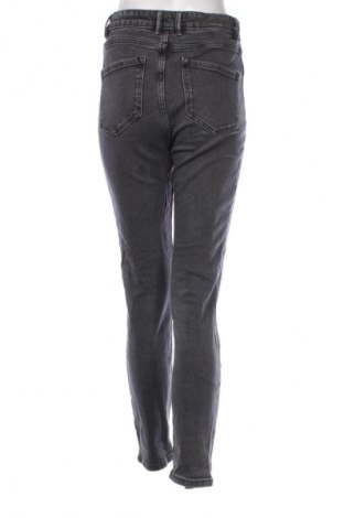 Damen Jeans Stradivarius, Größe S, Farbe Grau, Preis € 10,49