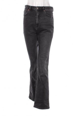 Damen Jeans Stradivarius, Größe S, Farbe Grau, Preis 20,49 €