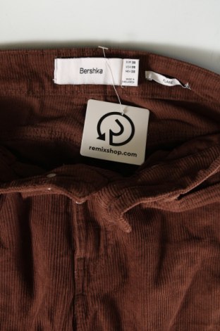 Dámské manšestráky  Bershka, Velikost M, Barva Hnědá, Cena  179,00 Kč