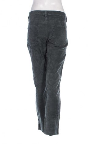 Damen Cordhose Brax, Größe M, Farbe Grün, Preis 47,99 €