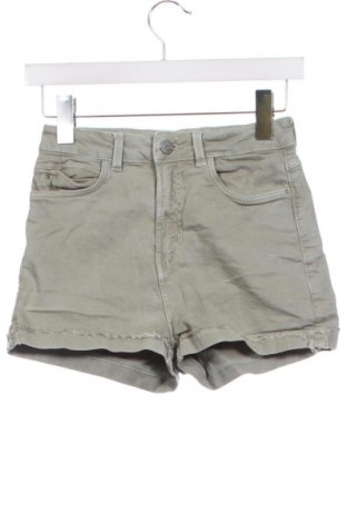 Damen Shorts Bershka, Größe S, Farbe Grün, Preis 13,49 €