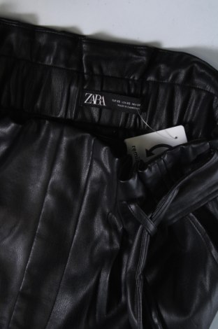 Γυναικείο κοντό παντελόνι Zara, Μέγεθος XS, Χρώμα Μαύρο, Τιμή 12,99 €