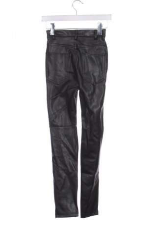 Pantaloni de femei Pull&Bear, Mărime XXS, Culoare Negru, Preț 51,99 Lei