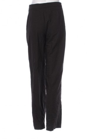 Pantaloni de femei Stradivarius, Mărime M, Culoare Negru, Preț 95,99 Lei