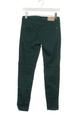 Pantaloni de femei Zara, Mărime M, Culoare Verde, Preț 88,99 Lei