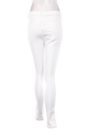 Pantaloni de femei Zara Trafaluc, Mărime M, Culoare Alb, Preț 31,99 Lei