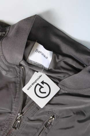 Dámská bunda  Bershka, Velikost XS, Barva Šedá, Cena  608,00 Kč