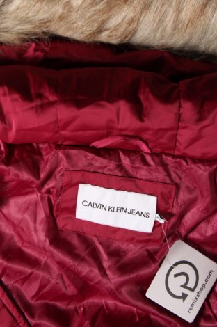 Dámská bunda  Calvin Klein Jeans, Velikost XL, Barva Červená, Cena  2 509,00 Kč