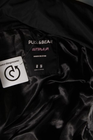 Γυναικείο μπουφάν Pull&Bear, Μέγεθος M, Χρώμα Μαύρο, Τιμή 35,99 €