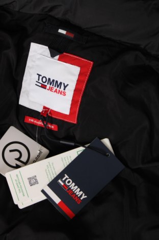 Γυναικείο μπουφάν Tommy Jeans, Μέγεθος L, Χρώμα Μαύρο, Τιμή 235,99 €