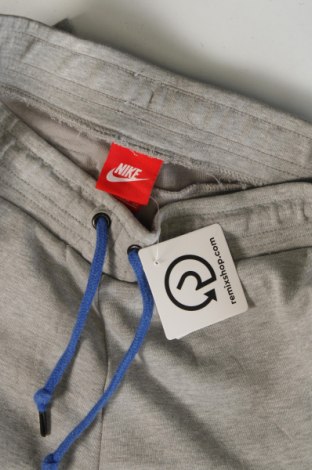 Pantaloni trening de bărbați Nike, Mărime XS, Culoare Gri, Preț 157,99 Lei