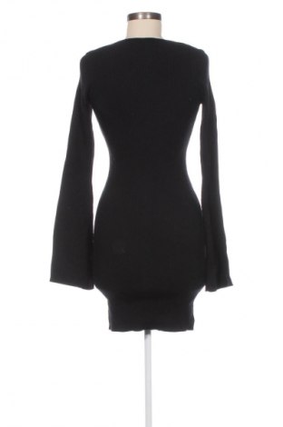 Kleid Bershka, Größe L, Farbe Schwarz, Preis 20,49 €