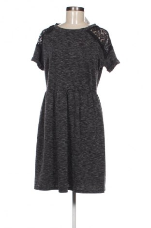 Kleid George, Größe S, Farbe Mehrfarbig, Preis 3,99 €