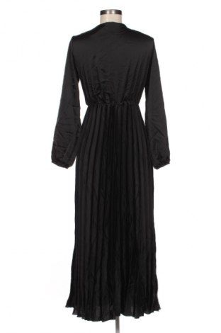 Kleid NEW COLLECTION, Größe M, Farbe Schwarz, Preis 17,49 €