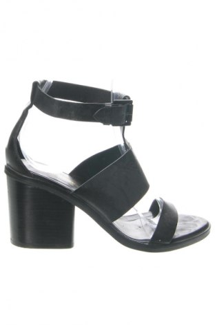 Sandalen, Größe 39, Farbe Schwarz, Preis 30,00 €