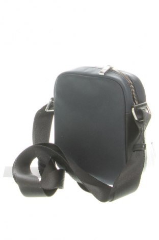 Чанта Tommy Hilfiger, Цвят Син, Цена 142,99 лв.