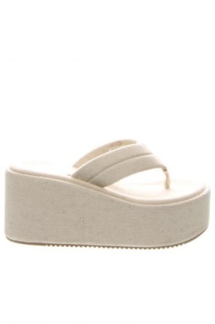 Чехли Pull&Bear, Размер 37, Цвят Екрю, Цена 51,99 лв.