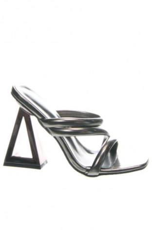 Чехли Unbranded, Размер 39, Цвят Сив, Цена 62,00 лв.