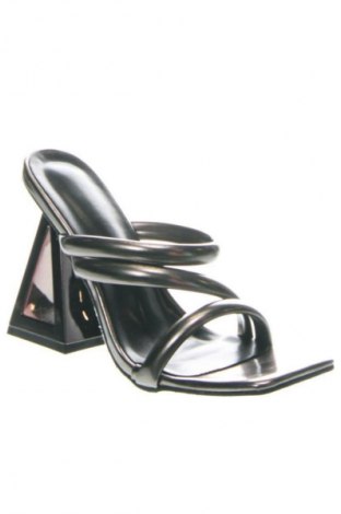 Чехли Unbranded, Размер 39, Цвят Сив, Цена 62,00 лв.