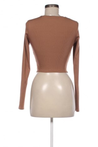 Дамска блуза Bershka, Размер S, Цвят Кафяв, Цена 19,00 лв.