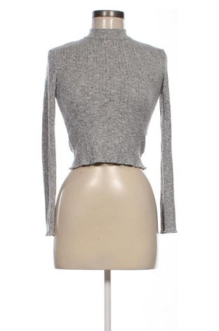 Dámská halenka Bershka, Velikost XS, Barva Šedá, Cena  241,00 Kč