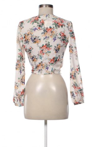 Дамска блуза Bershka, Размер S, Цвят Многоцветен, Цена 34,30 лв.