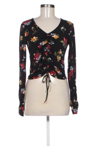 Damen Shirt Bershka, Größe M, Farbe Mehrfarbig, Preis 10,00 €