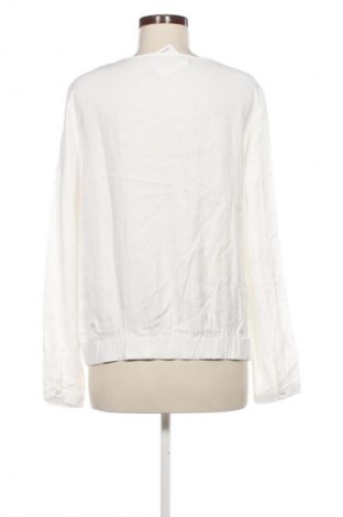 Дамска блуза Betty & Co, Размер M, Цвят Бял, Цена 16,99 лв.