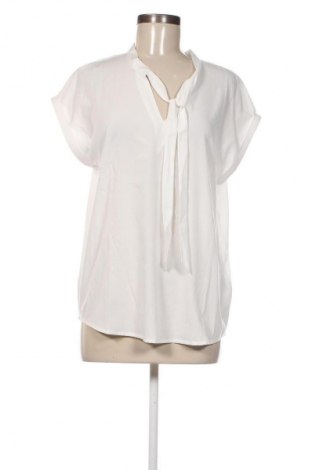 Дамска блуза Bruno Banani, Размер M, Цвят Бял, Цена 50,99 лв.