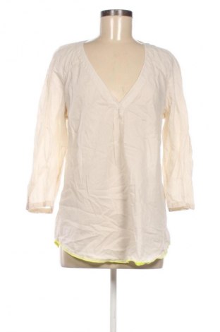 Дамска блуза Closed, Размер L, Цвят Бежов, Цена 123,11 лв.