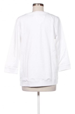 Дамска блуза Delmao, Размер M, Цвят Бял, Цена 77,99 лв.