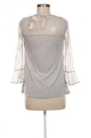 Дамска блуза Desigual, Размер XS, Цвят Сив, Цена 109,99 лв.