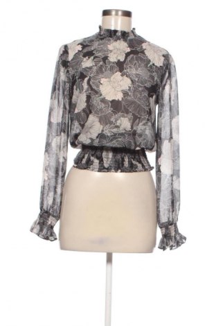 Дамска блуза Guess, Размер S, Цвят Многоцветен, Цена 44,00 лв.