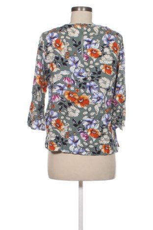 Дамска блуза ONLY, Размер S, Цвят Многоцветен, Цена 13,99 лв.