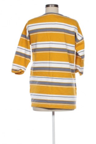 Дамска блуза Pull&Bear, Размер S, Цвят Многоцветен, Цена 19,00 лв.