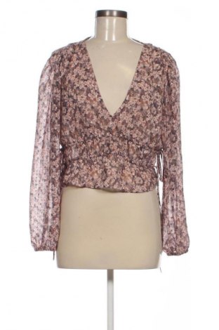 Дамска блуза Pull&Bear, Размер L, Цвят Многоцветен, Цена 11,99 лв.