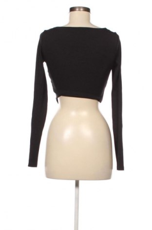 Dámská halenka Pull&Bear, Velikost L, Barva Černá, Cena  199,00 Kč