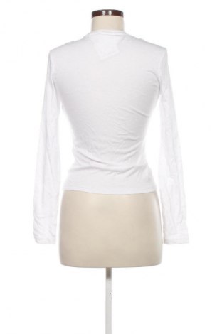 Дамска блуза Tommy Jeans, Размер M, Цвят Бял, Цена 157,99 лв.