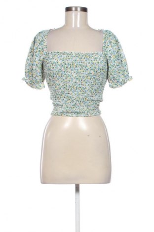 Дамска блуза Unbranded, Размер M, Цвят Многоцветен, Цена 19,00 лв.